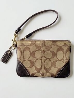 Coach Vintage Y2K Classic Monogram CC Wristlet Wallet Purse Brown